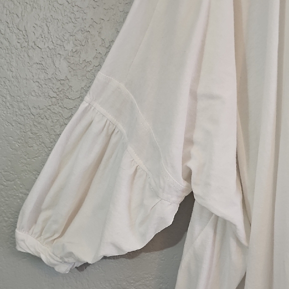 Umgee White Peplum Blouse with 3/4 Balloon Sleeves Womens Size 1X - Picture 4 of 8